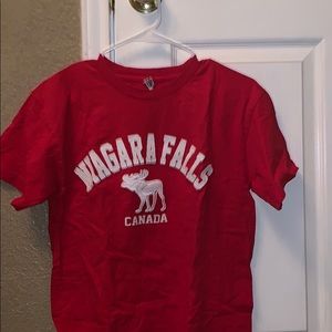 red canada tee